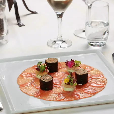 Отель Chateau D'isenbourg & 5*