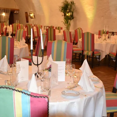Chateau D'isenbourg & Отель